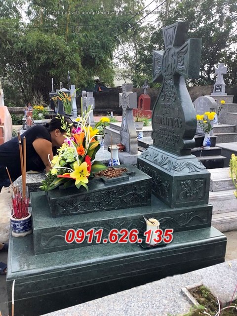 Mẫu mộ công giáo bằng đá xanh rêu đẹp 034+ lăng mộ đạo