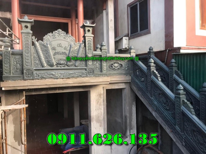 cơ sở chúng tôi chuyên sản xuất và lắp đặt trọn gói ,cuốn thư đá ,bình phong đá Cuốn thư đá ,Bình phong đá, Cuốn thư bình phong đá, Bình phong bằng đá ,hàng rào đá ,cột đồng chụ đá ,cột tứ trụ nhà thờ đá ,lư hương đá ,bàn lễ đá ,bậc tam cấp đá ng bao,Nghê đá, sư tử đá,Bàn thờ đá cây hương đá ,miếu thờ đá ,lăng mộ đá ,mộ đá ,