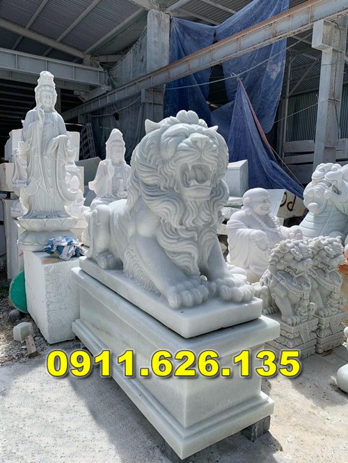 Trước Trụ Sở Cơ Quan, Văn Phòng Công Ty