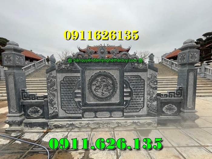 ngoài cột đồng trụ đá chúng tôi còn sản xuất như ,hàng rào,cột đồng chụ,bình phong ,cột tứ trụ ,lư hương,cuốn thư,bàn lễ,rồng,cuốn thư,đèn thờ,bậc tam cấp,tường bao,Nghê đá, sư tử đá,Bàn thờ ngoài trời (bàn thờ thiên) thờ Trời, Thần linh, Thổ địa