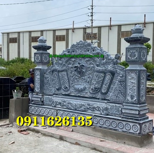 ngoài cột đồng trụ đá chúng tôi còn sản xuất như ,hàng rào,cột đồng chụ,bình phong ,cột tứ trụ ,lư hương,cuốn thư,bàn lễ,rồng,cuốn thư,đèn thờ,bậc tam cấp,tường bao,Nghê đá, sư tử đá,Bàn thờ ngoài trời (bàn thờ thiên) thờ Trời, Thần linh, Thổ địa