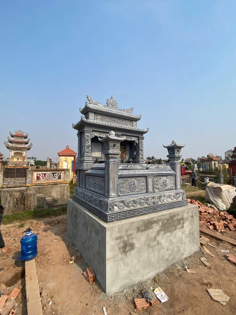 chúng tôi chuyên sản xuất và lắp đặt như, lăng mộ đá mộ đá ,hoa cương, xây mộ ,ngôi mộ ,đẹp, ốp gạch ,đẹp nhất ,đơin giản, mái che,mẫu mộ, khích thước,mộ một mái , mội hai mái ,đaị lý, xưởng sản xuất,nghĩa trang,kim tĩnh,nhà mồ,huyệt mộ,mồ mả,hung táng,cải táng,nấm mồ,đắp mồ,gia đình, giòng họ,