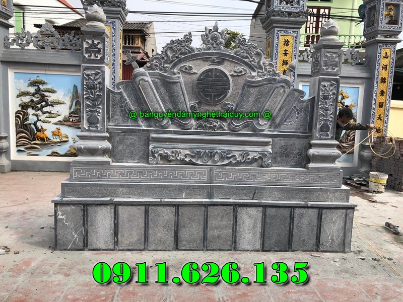 cơ sở chúng tôi chuyên sản xuất và lắp đặt trọn gói ,cuốn thư đá ,bình phong đá ,hàng rào đá ,cột đồng chụ đá ,cột tứ trụ nhà thờ đá ,lư hương đá ,bàn lễ đá ,bậc tam cấp đá ng bao,Nghê đá, sư tử đá,Bàn thờ đá cây hương đá ,miếu thờ đá ,lăng mộ đá ,mộ đá ,